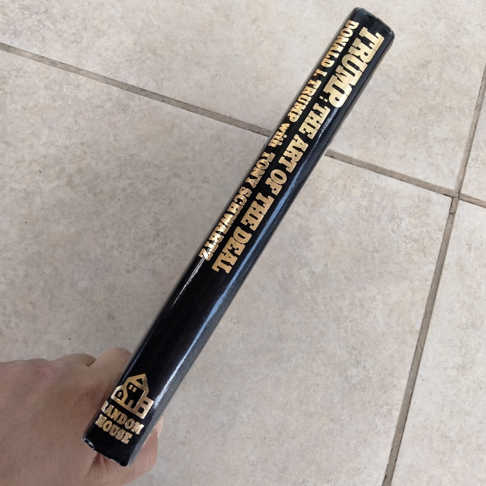 Trump The Art of the Deal Book - Black and Gold Cover 1987 - Picture 5 of 13